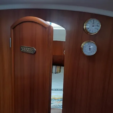 Merveilleux Moment De Detente Sur Notre Voilier Úszó hotel *