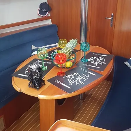 Botel Merveilleux Moment De Detente Sur Notre Voilier *